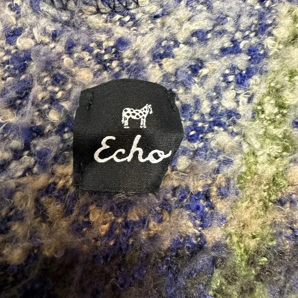 Echo Shawl - Picture 3 of 4